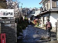 哰